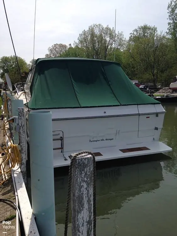 1987 Sea Ray 390 express cruiser