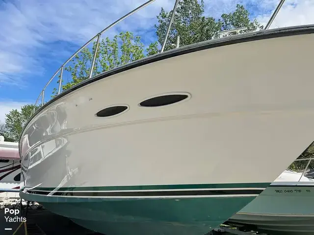 Sea Ray 390 Express Cruiser