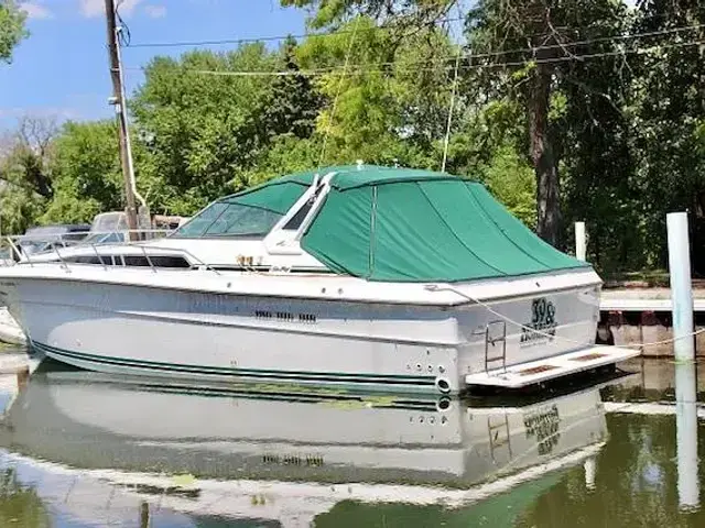 Sea Ray 390 Express Cruiser