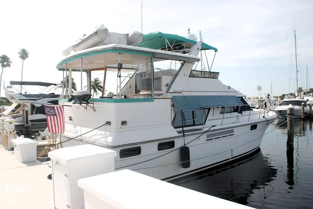 1988 Carver 4207 aft cabin