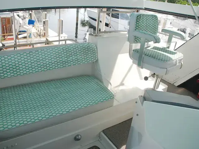 Carver 4207 Aft Cabin Motoryacht