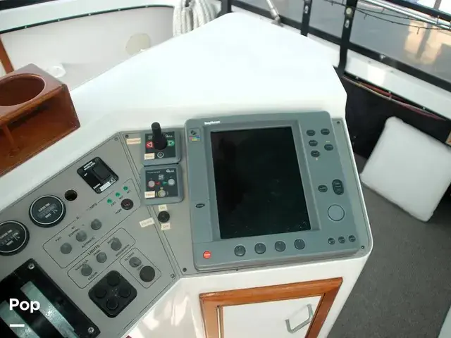 Carver 4207 Aft Cabin Motoryacht