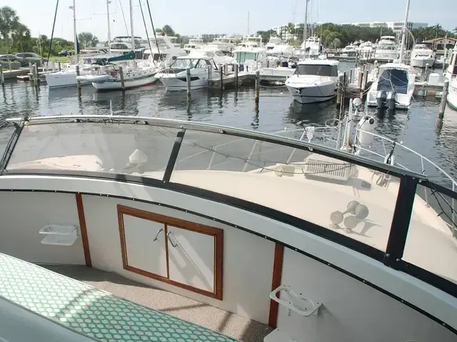 Carver 4207 Aft Cabin Motoryacht