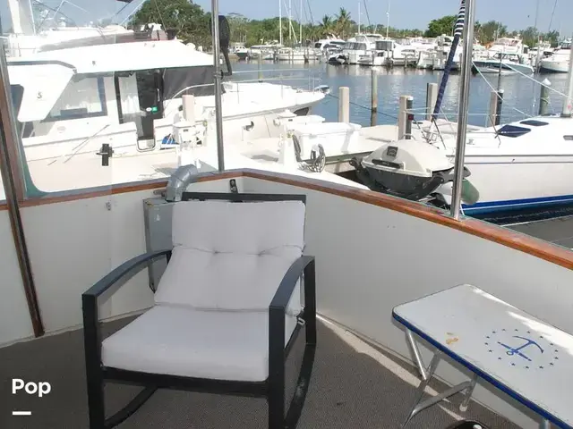 Carver 4207 Aft Cabin Motoryacht