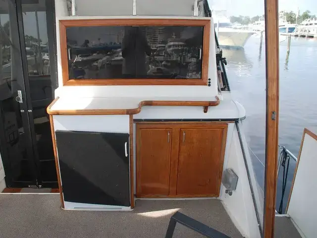 Carver 4207 Aft Cabin Motoryacht