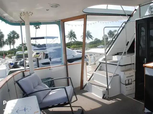 Carver 4207 Aft Cabin Motoryacht