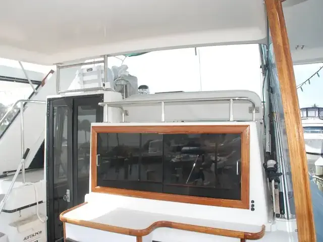 Carver 4207 Aft Cabin Motoryacht