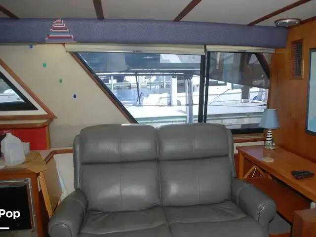 Carver 4207 Aft Cabin Motoryacht