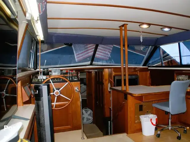 Carver 4207 Aft Cabin Motoryacht