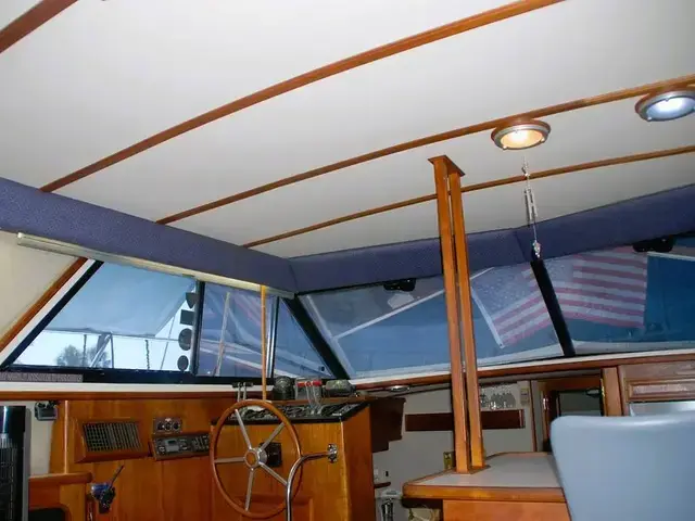 Carver 4207 Aft Cabin Motoryacht