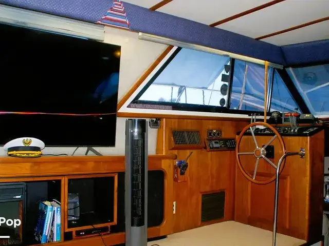 Carver 4207 Aft Cabin Motoryacht