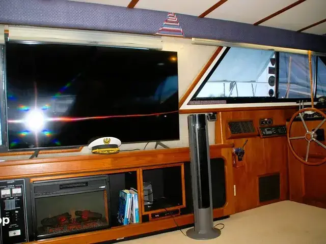 Carver 4207 Aft Cabin Motoryacht