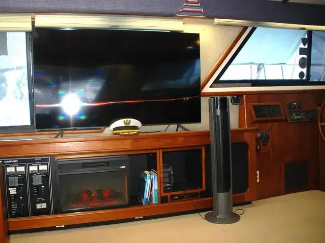 Carver 4207 Aft Cabin Motoryacht