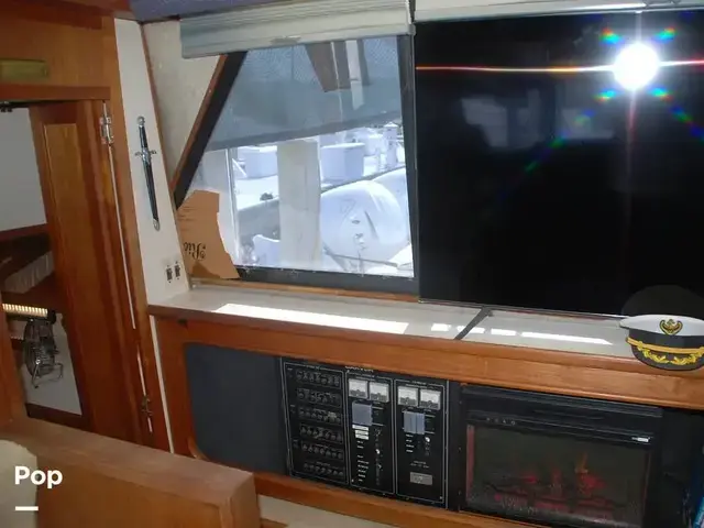 Carver 4207 Aft Cabin Motoryacht