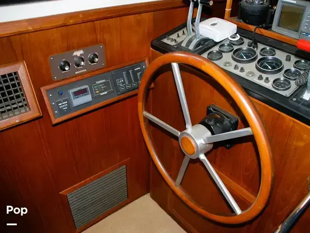 Carver 4207 Aft Cabin Motoryacht