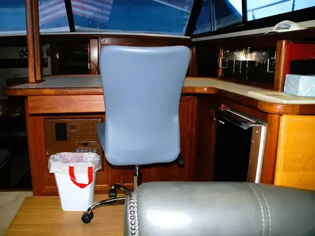 Carver 4207 Aft Cabin Motoryacht