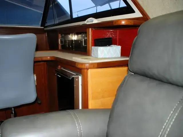 Carver 4207 Aft Cabin Motoryacht