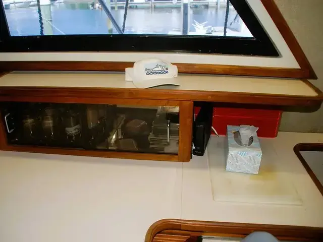 Carver 4207 Aft Cabin Motoryacht