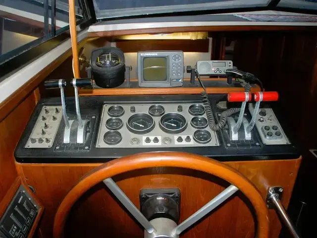 Carver 4207 Aft Cabin Motoryacht