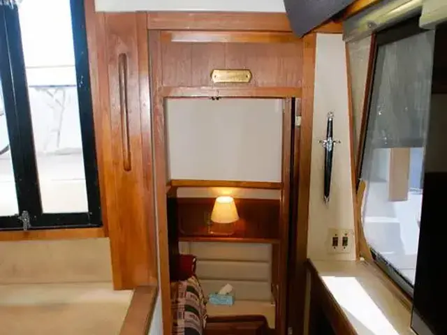 Carver 4207 Aft Cabin Motoryacht