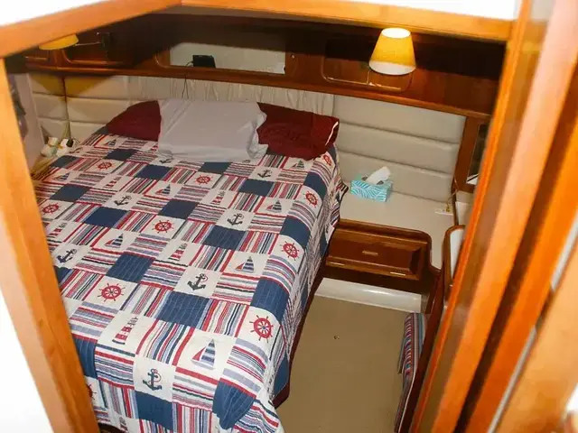 Carver 4207 Aft Cabin Motoryacht