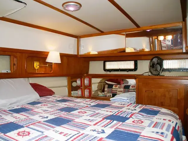 Carver 4207 Aft Cabin Motoryacht