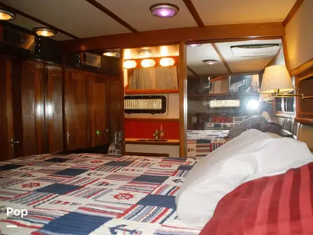 Carver 4207 Aft Cabin Motoryacht