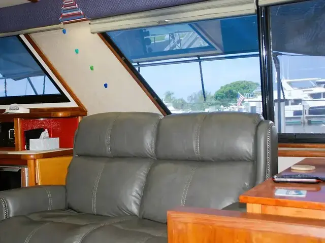 Carver 4207 Aft Cabin Motoryacht