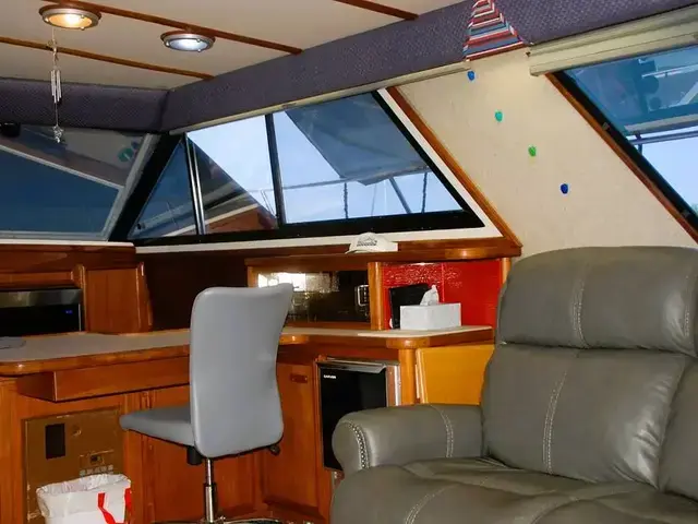 Carver 4207 Aft Cabin Motoryacht