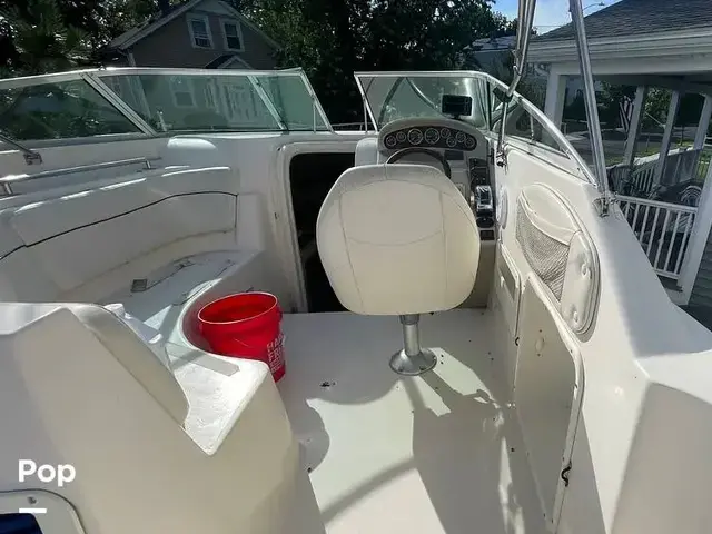 Rinker 270 Fiesta Vee