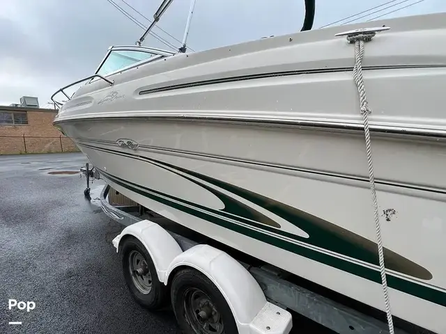 Sea Ray 215 Express Cruiser