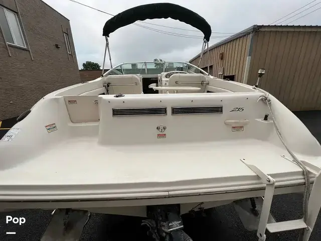 Sea Ray 215 Express Cruiser