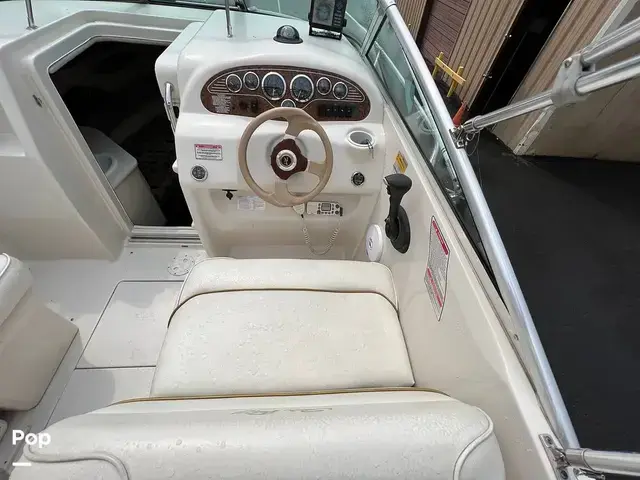 Sea Ray 215 Express Cruiser