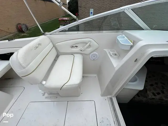 Sea Ray 215 Express Cruiser