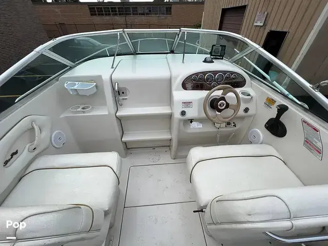 Sea Ray 215 Express Cruiser