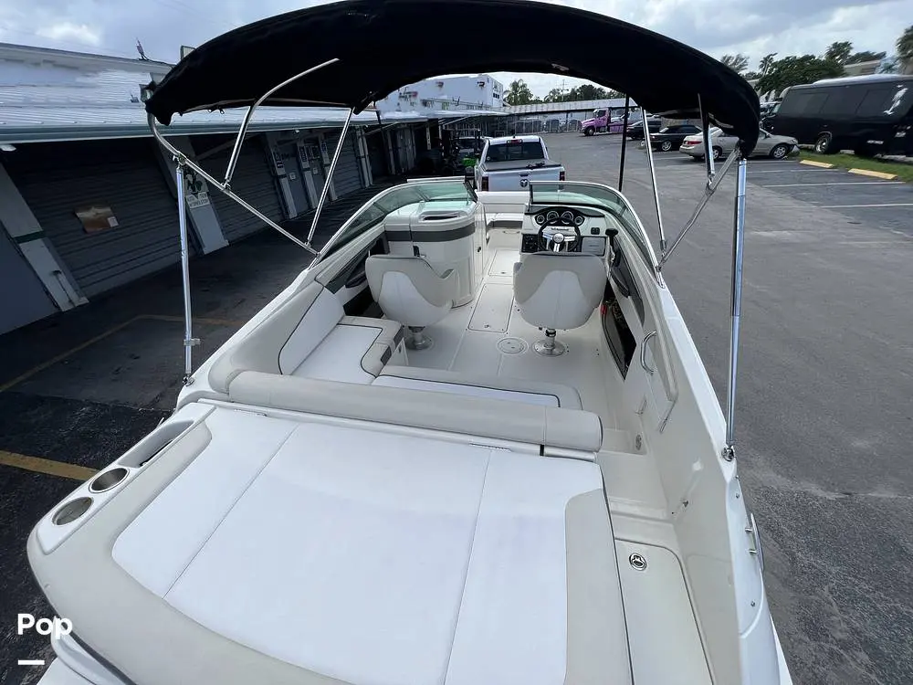 2013 Sea Ray 220 sundeck