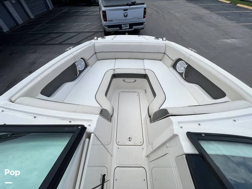 2013 Sea Ray 220 sundeck