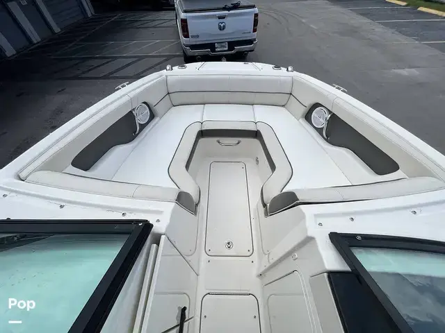 Sea Ray 220 Sundeck