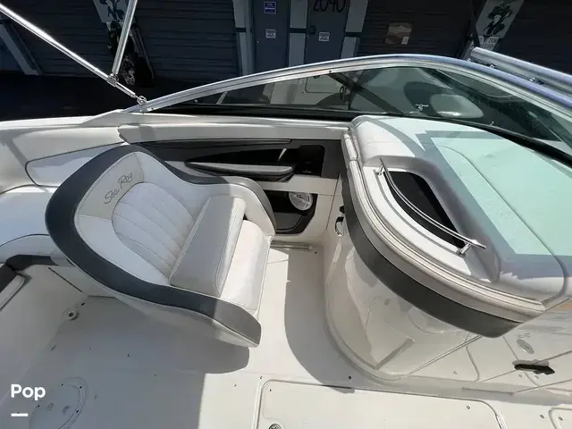 Sea Ray 220 Sundeck