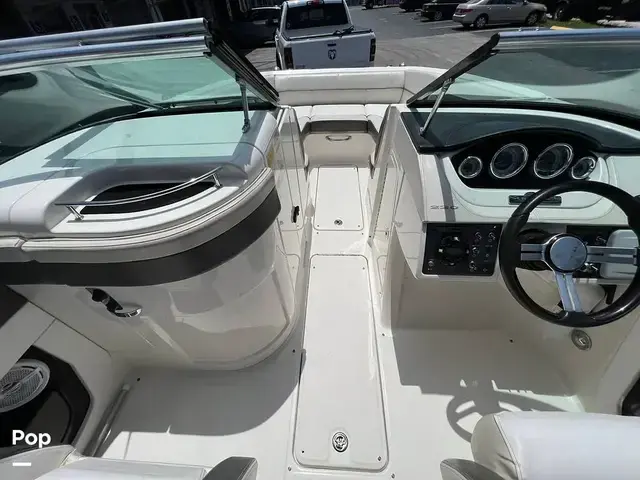 Sea Ray 220 Sundeck