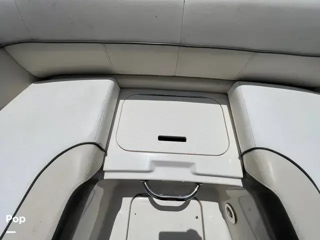 Sea Ray 220 Sundeck