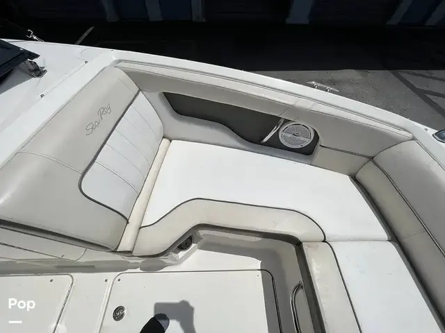 Sea Ray 220 Sundeck