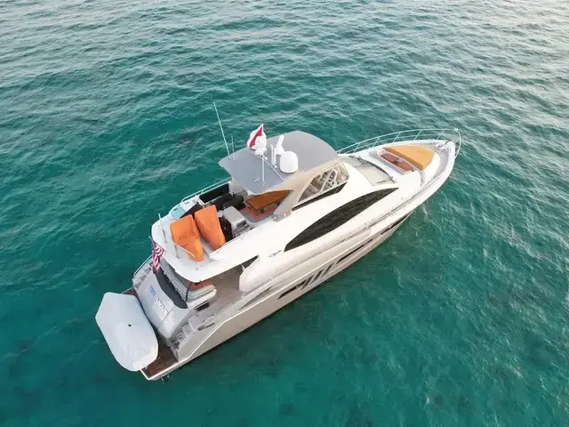 Lazzara Yachts 64