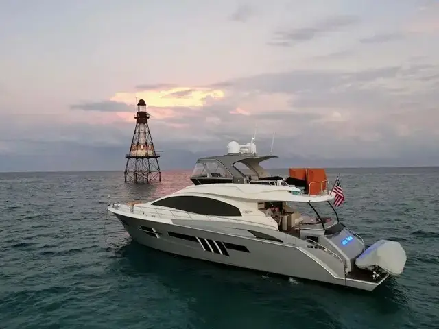 Lazzara Yachts 64