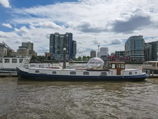 Dutch Barge 21m with London mooring