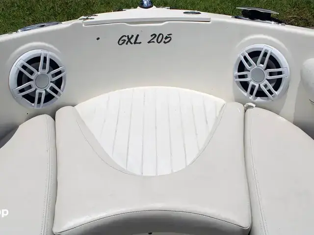 Glastron GXL 205