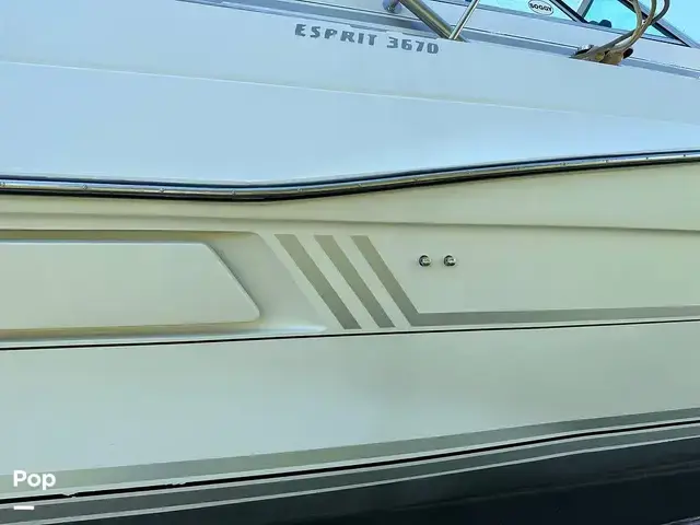 Cruisers Yachts 3670 Esprit