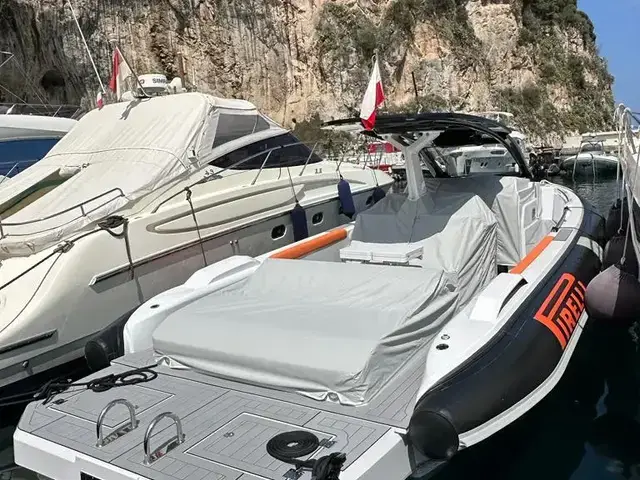 PIRELLI Speedboats Pirelli 35