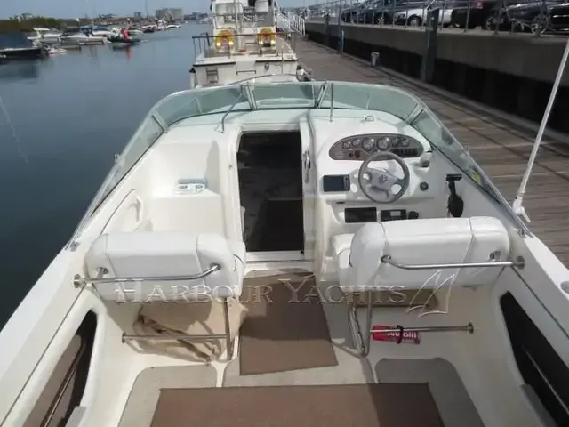 Sea Ray 215 Express Cruiser