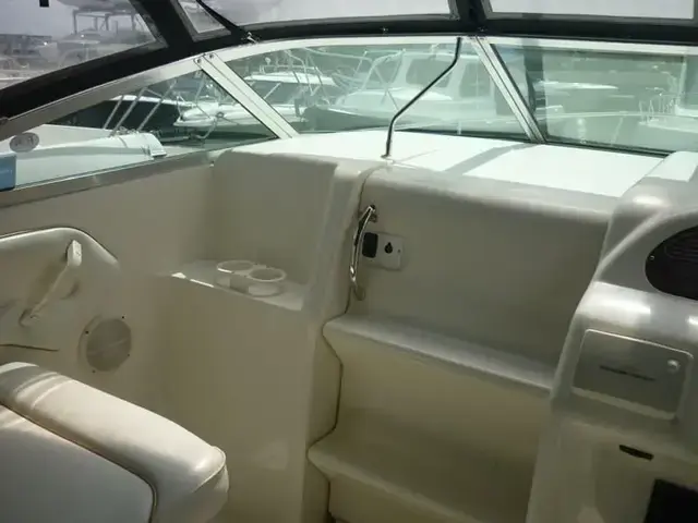 Sea Ray 215 Express Cruiser